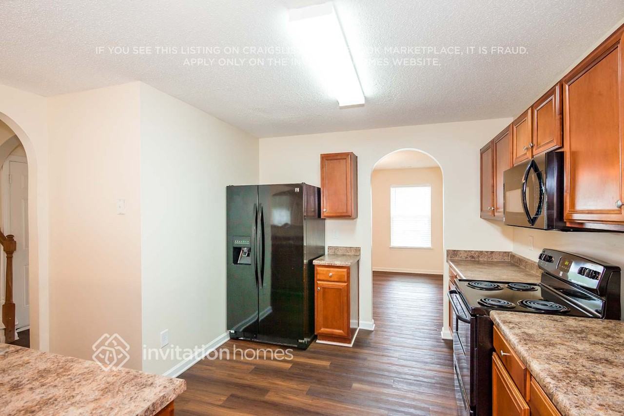 1718 Mission Oaks St - Photo 6 of 17