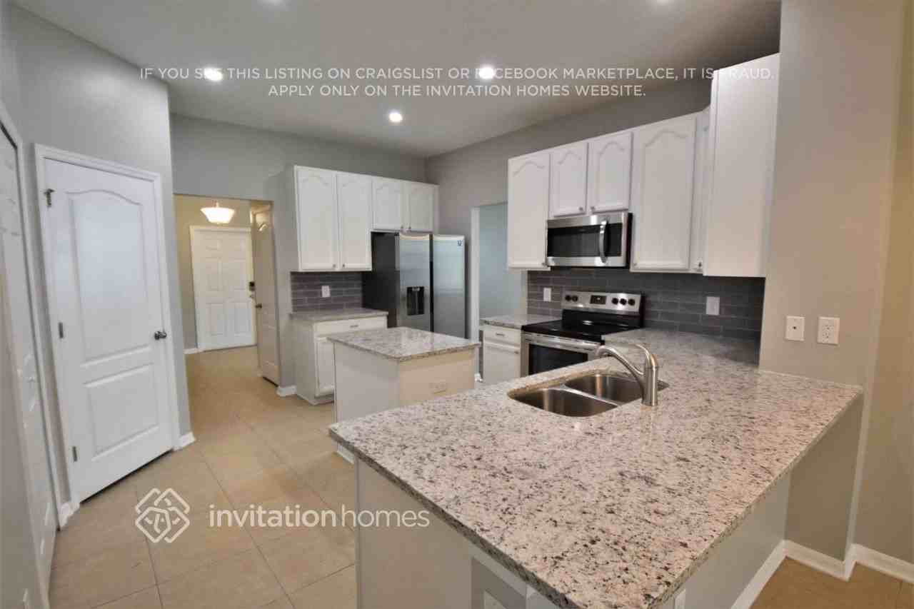 5905 Lilac Lake Dr - Photo 5 of 19