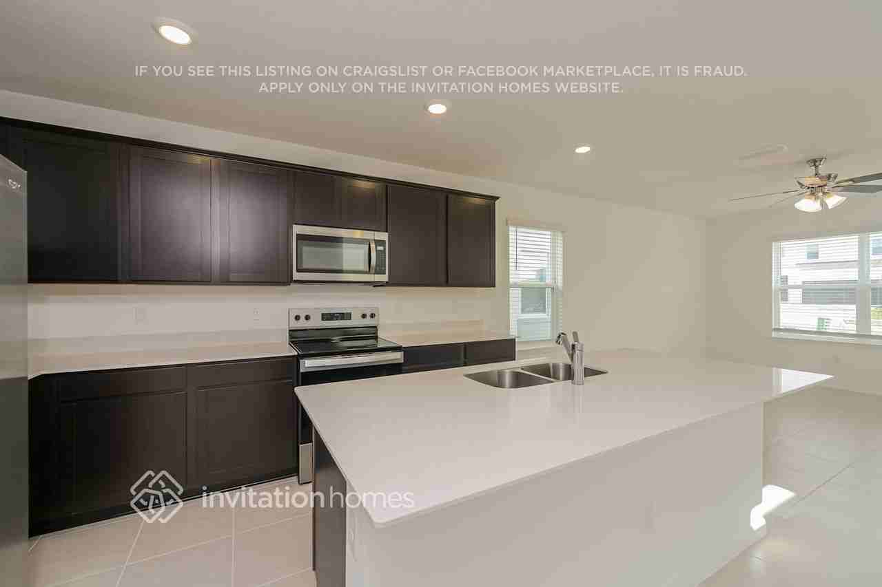 5813 Sagebrush Aly - Photo 7 of 19