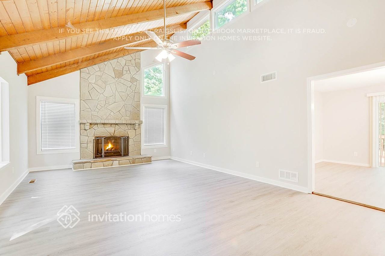 1470 Bentcreek Dr - Photo 4 of 22