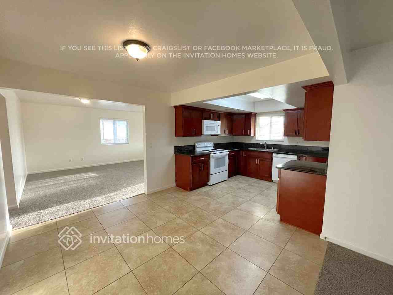 110 Tahoe Dr - Photo 5 of 15