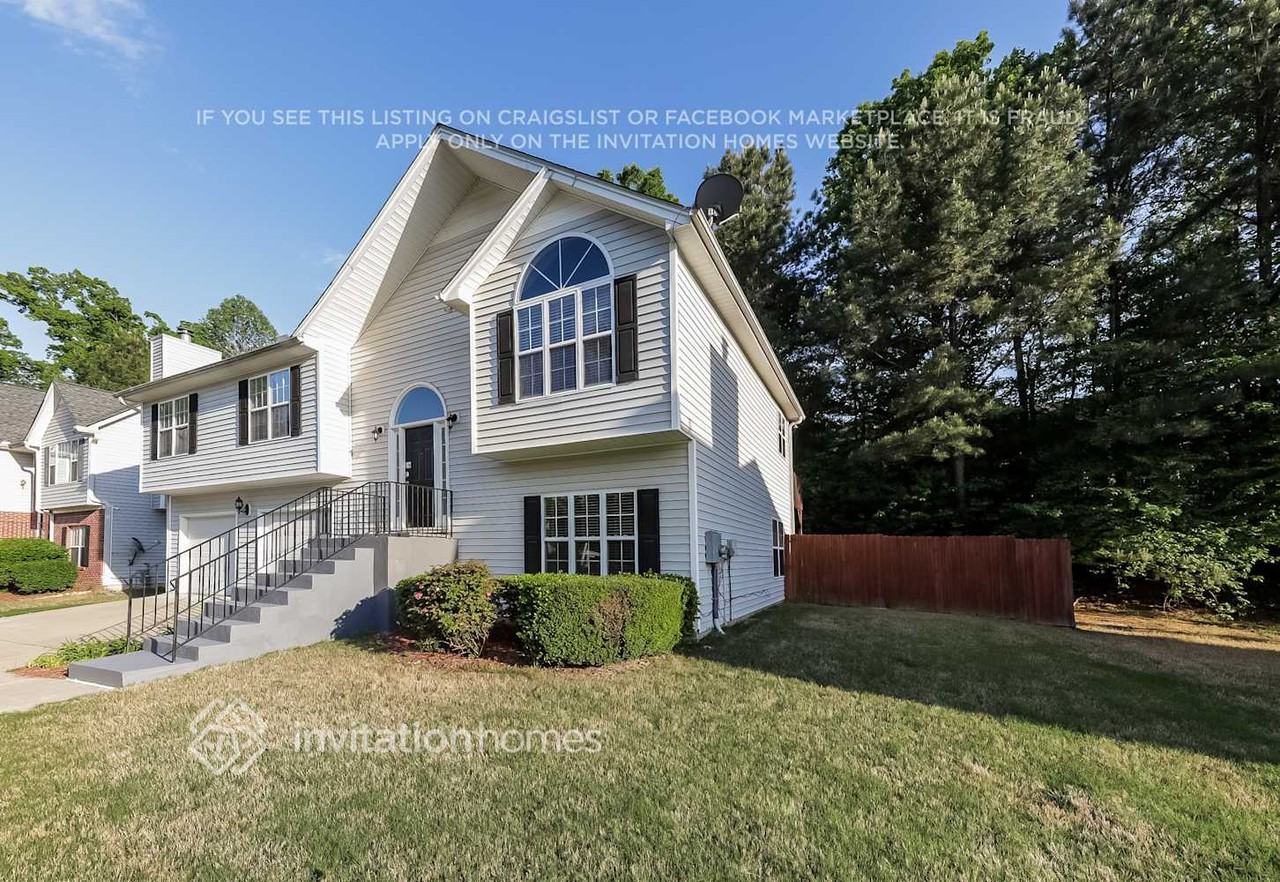 1722 Graywood Dr Se - Photo 2 of 19