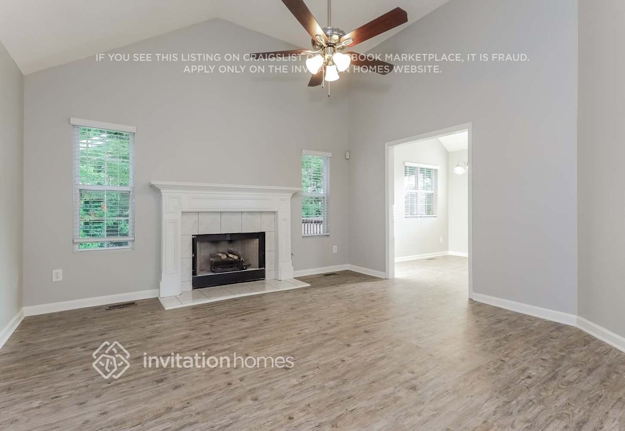 1722 Graywood Dr Se - Photo 3 of 19