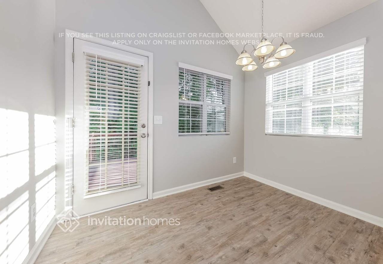 1722 Graywood Dr Se - Photo 5 of 19