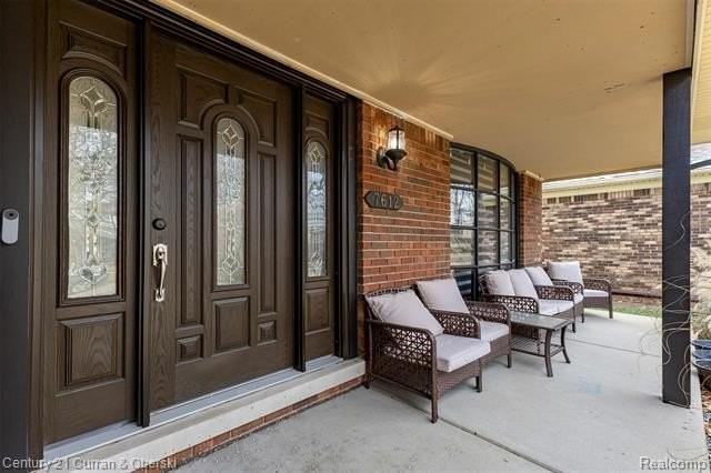 7612 Admiralty Dr - Photo 3 of 47