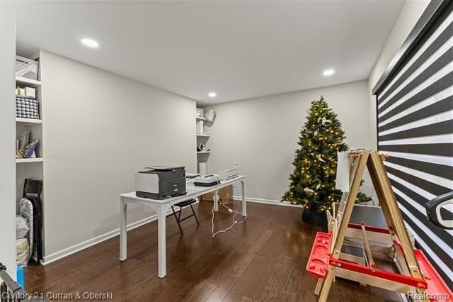 7612 Admiralty Dr - Photo 5 of 47