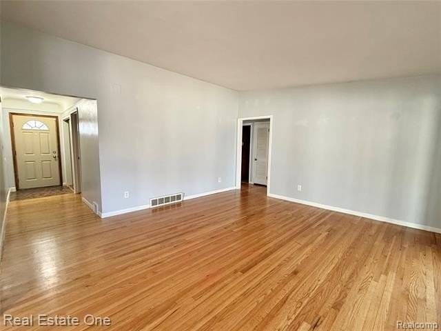 6845 Plainfield St - Photo 2 of 15