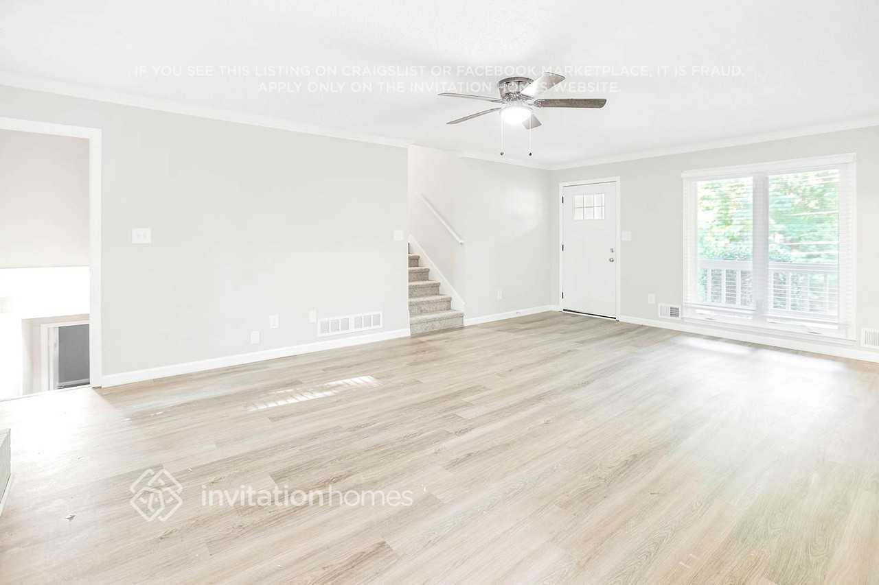 278 Jamie Dr - Photo 4 of 34