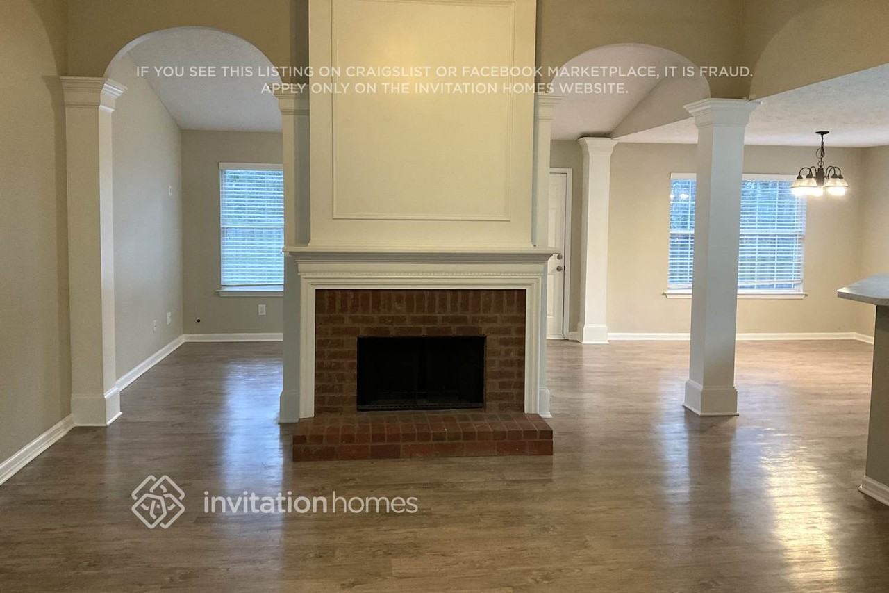 1533 Milford Pl Sw - Photo 2 of 10