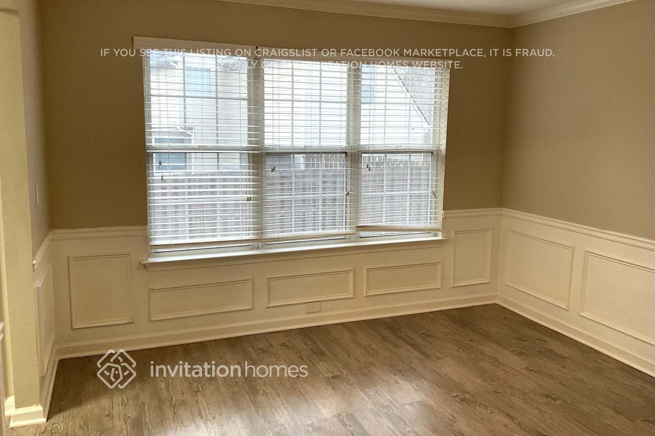 1533 Milford Pl Sw - Photo 3 of 10