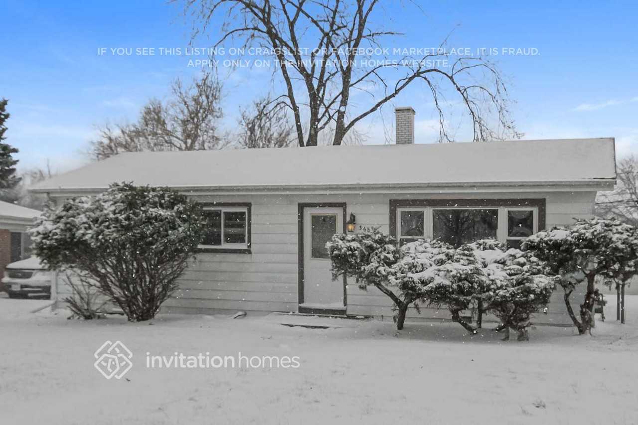 368 N Bierman Ave - Photo 3 of 17