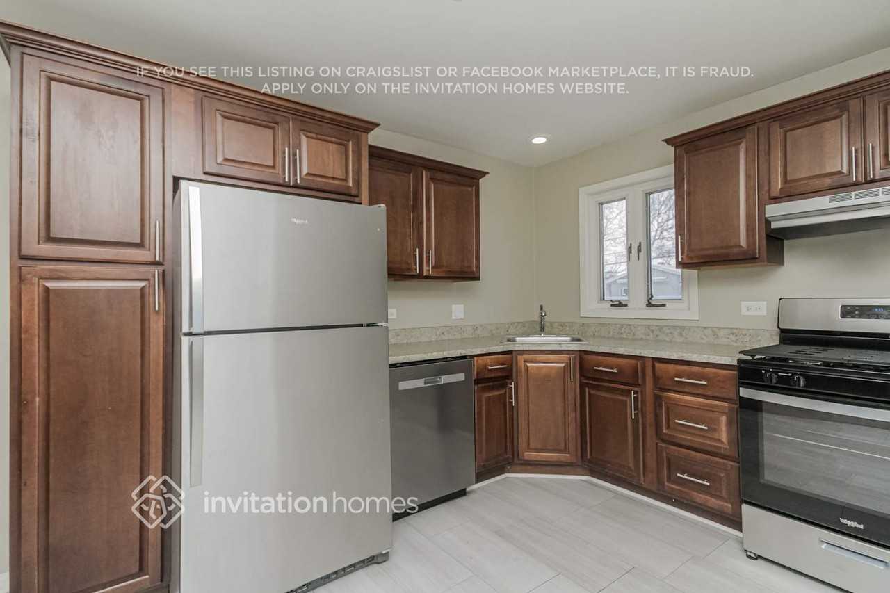 368 N Bierman Ave - Photo 6 of 17