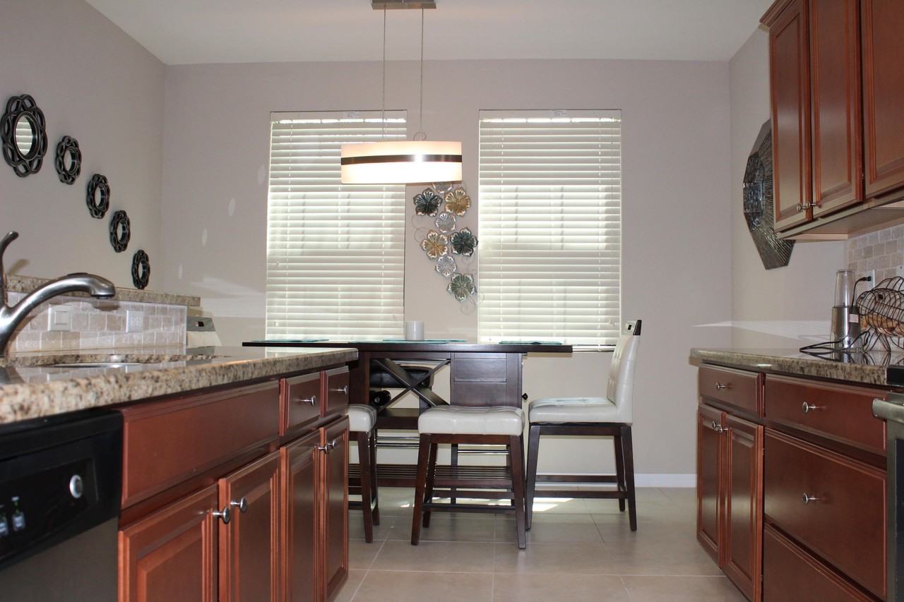 149 Gramercy Square Dr - Photo 4 of 32