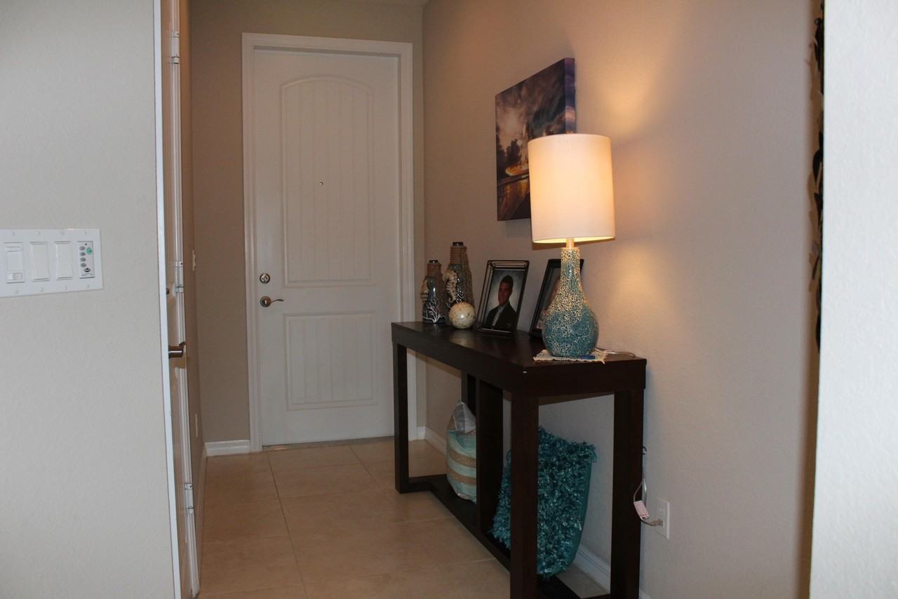 149 Gramercy Square Dr - Photo 6 of 32