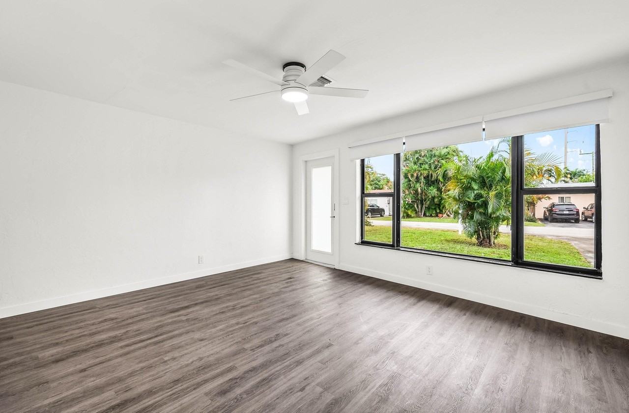 1505 Ne 30th St - Photo 6 of 31