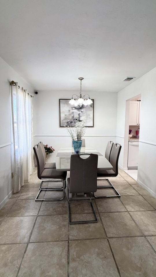 1415 Se Port St Lucie Blvd - Photo 4 of 14