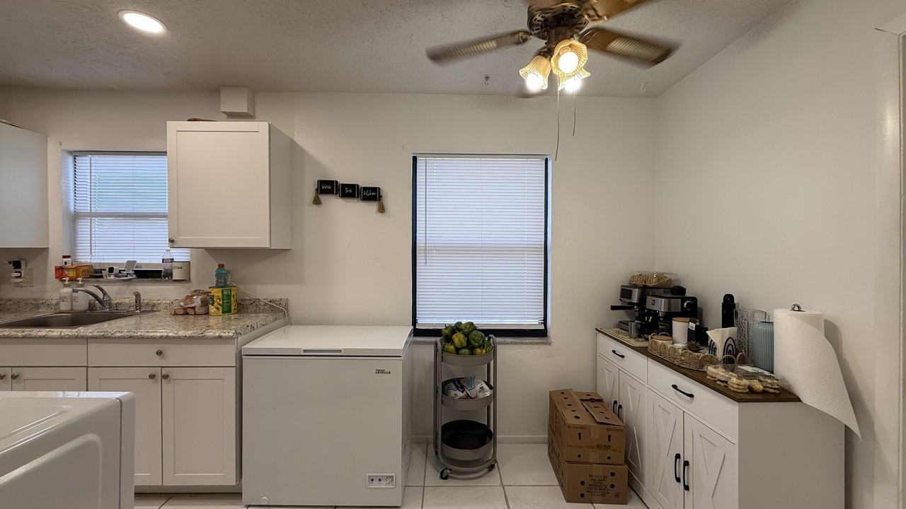 1415 Se Port St Lucie Blvd - Photo 7 of 14