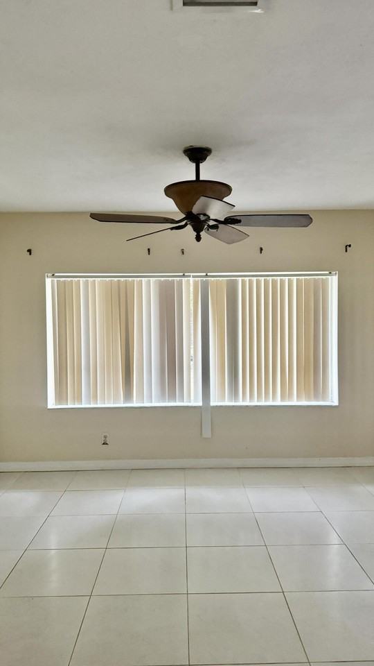 931 Hibiscus Dr - Photo 5 of 8