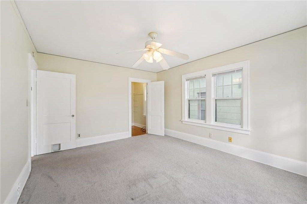 661 Surrey Ave - Photo 4 of 35