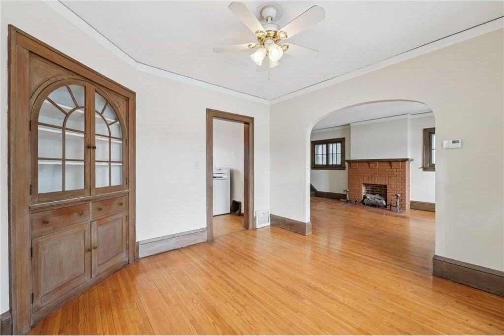 661 Surrey Ave - Photo 6 of 35