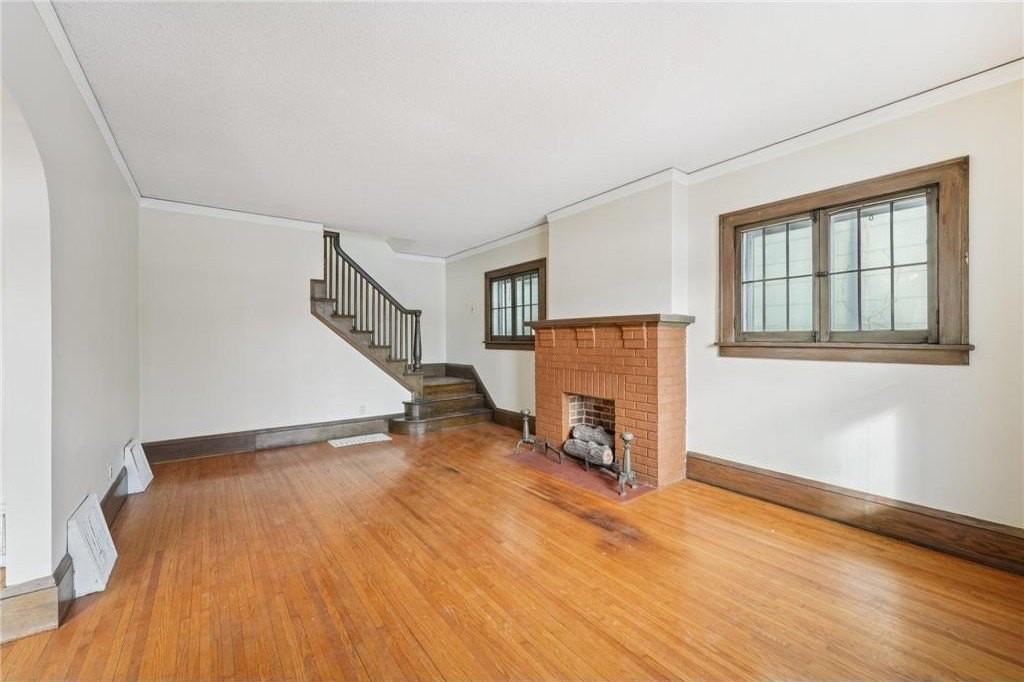 661 Surrey Ave - Photo 7 of 35