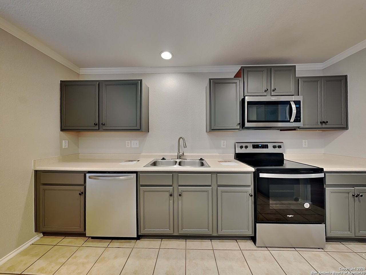 10710 Terrace Crst - Photo 4 of 22