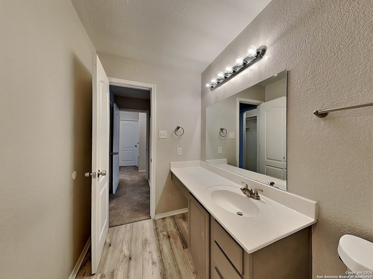 10710 Terrace Crst - Photo 7 of 22