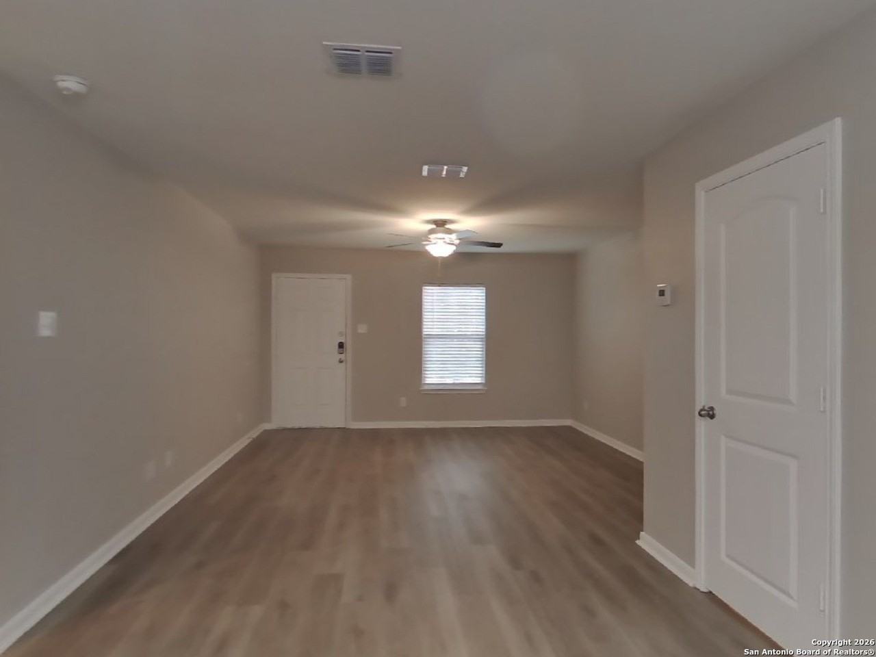 11031 Chatham Ct - Photo 3 of 19