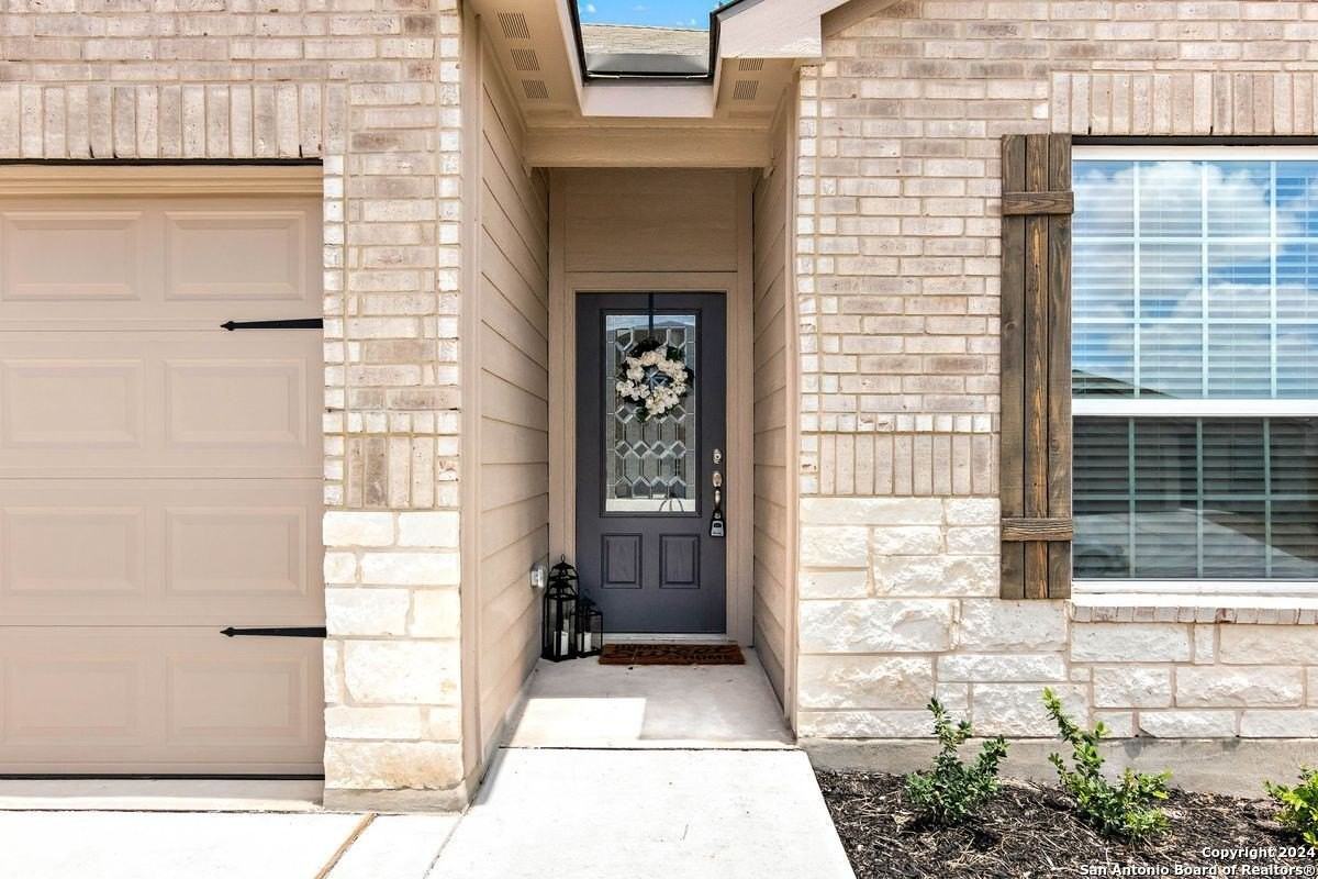 9219 Bennett Frst - Photo 3 of 23