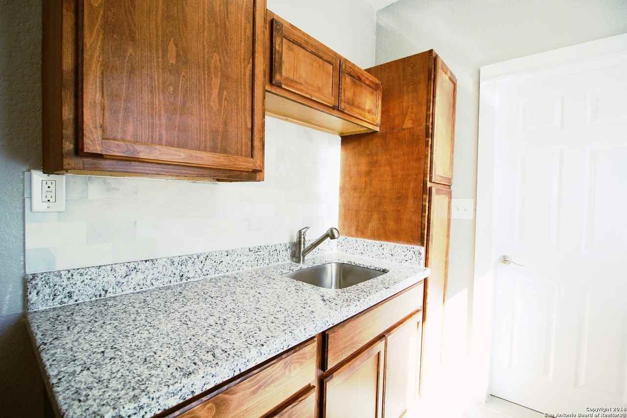 1716 N Olive St Apt 3 #3 - Photo 5 of 7