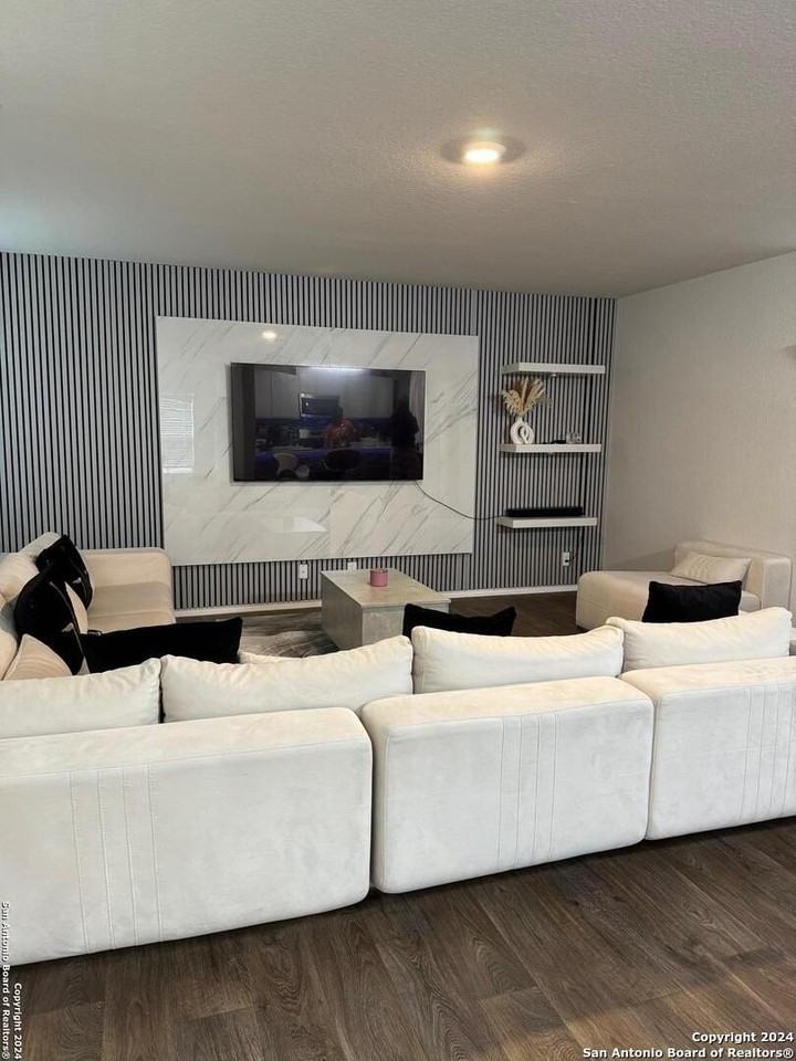 9603 Lowline Brg - Photo 3 of 16