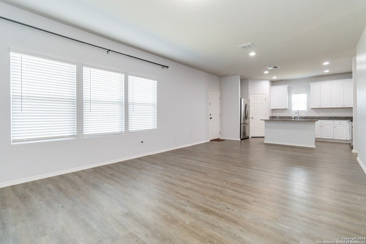 4502 Heathers Rose - Photo 4 of 18