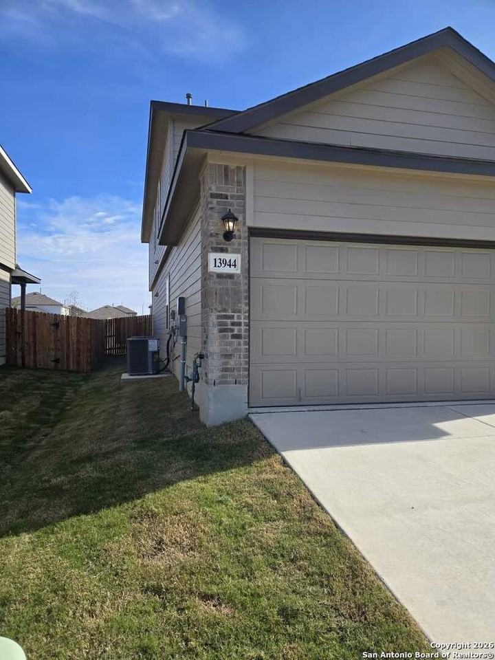 13944 San Saba Fls - Photo 4 of 26