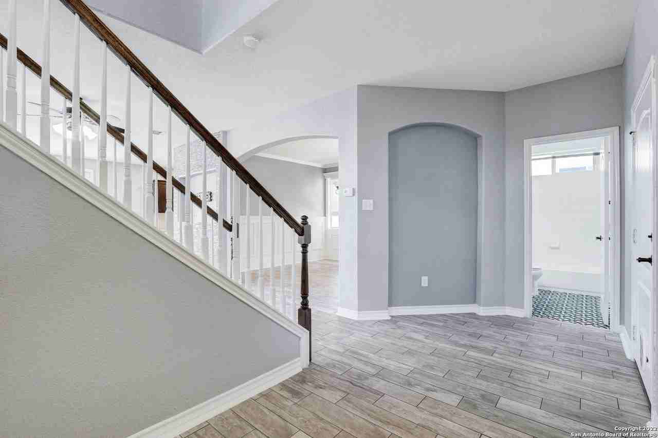 1334 Nicholas Mnr - Photo 3 of 29