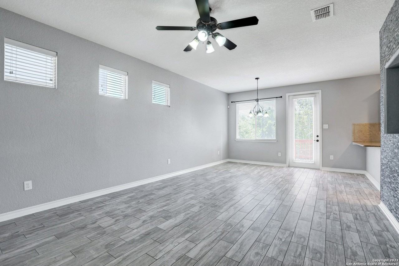 1334 Nicholas Mnr - Photo 4 of 29