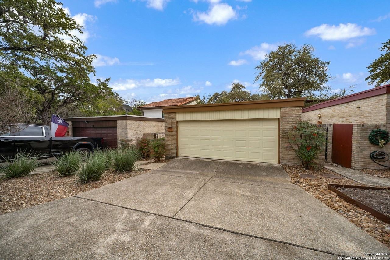 11622 Caprock St - Photo 3 of 35