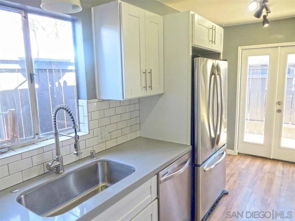 4567 Kansas St - Photo 4 of 18