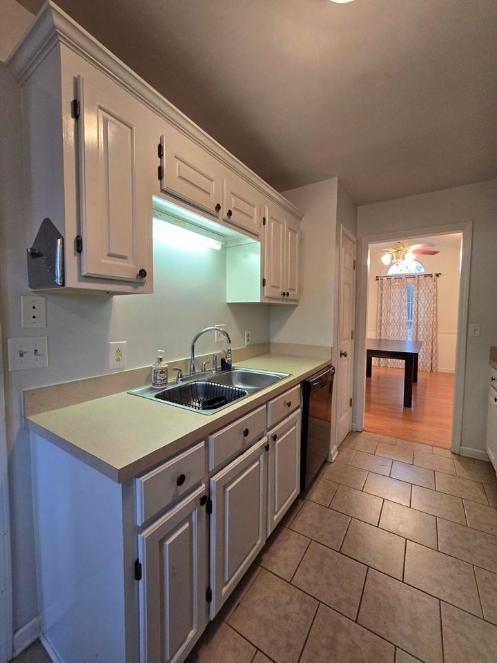 5945 Lost Creek Dr - Photo 6 of 31