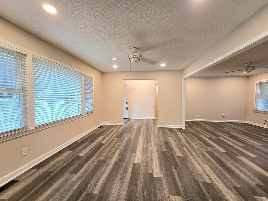 3 Valleybrook Ct - Photo 3 of 32