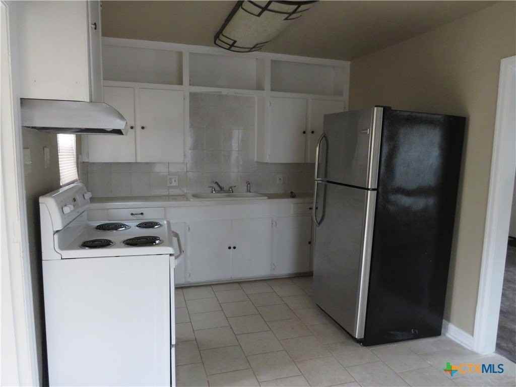 214 E Munroe Ave - Photo 4 of 15