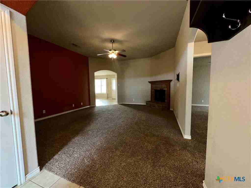 2702 Montague County Dr - Photo 5 of 27