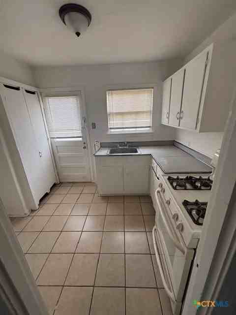 802 W Dean Ave - Photo 3 of 7