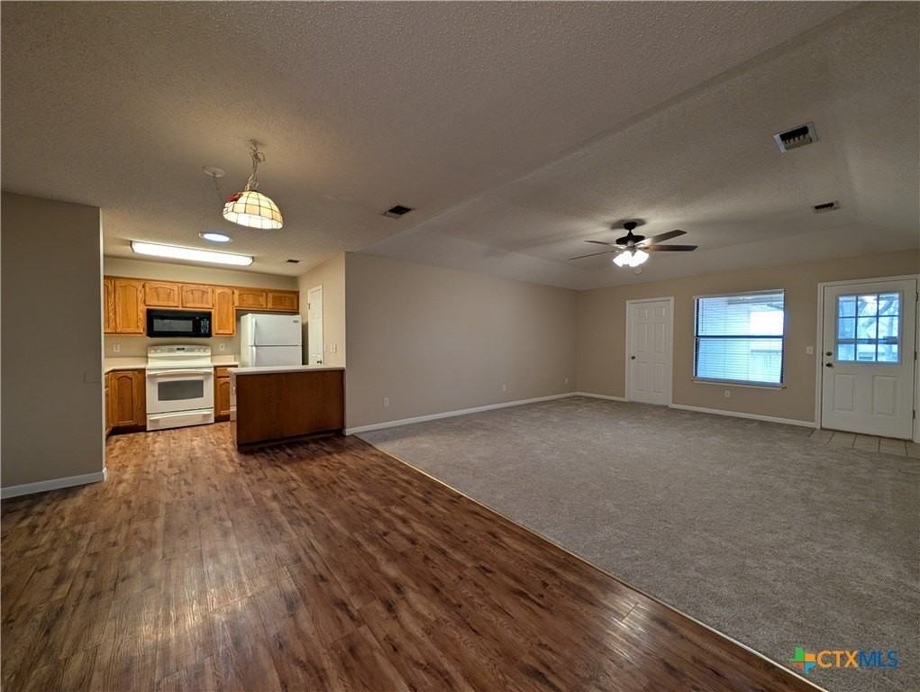 1666 Lantana Cir - Photo 4 of 30