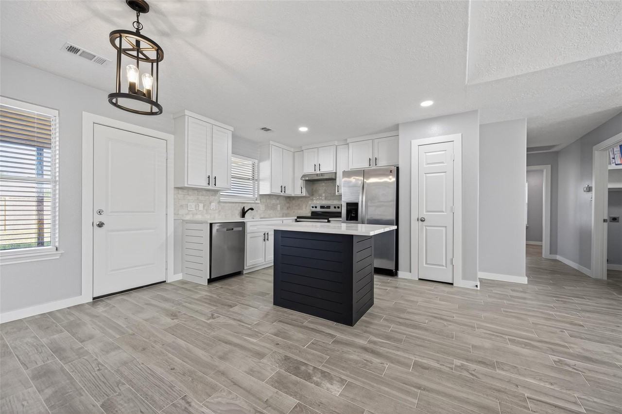 4922 Comal River Loop - Photo 2 of 26