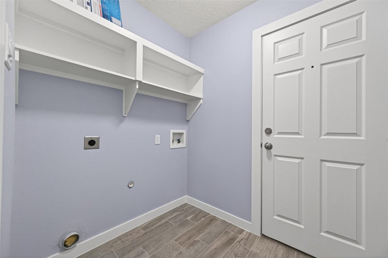 4922 Comal River Loop - Photo 4 of 26