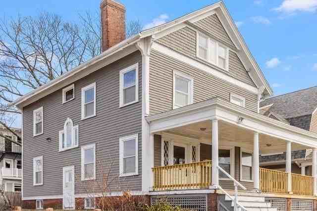 242 Waterman St - Photo 4 of 24