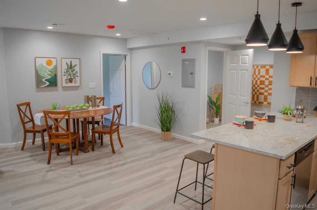 540 Joslen Blvd - Photo 3 of 36