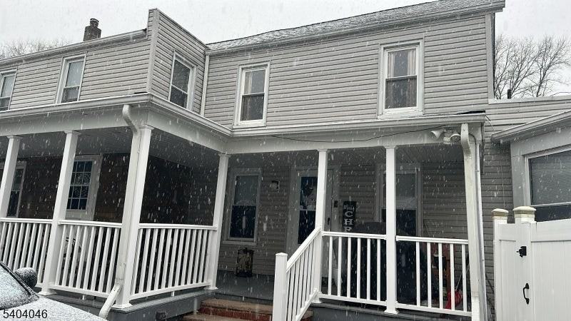 1853 Barnett St - Photo 4 of 6