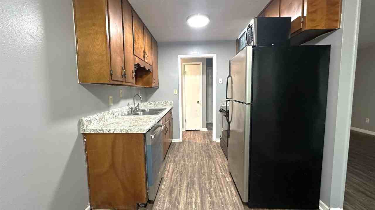 3735 Donovan Dr Apt C #C - Photo 7 of 18