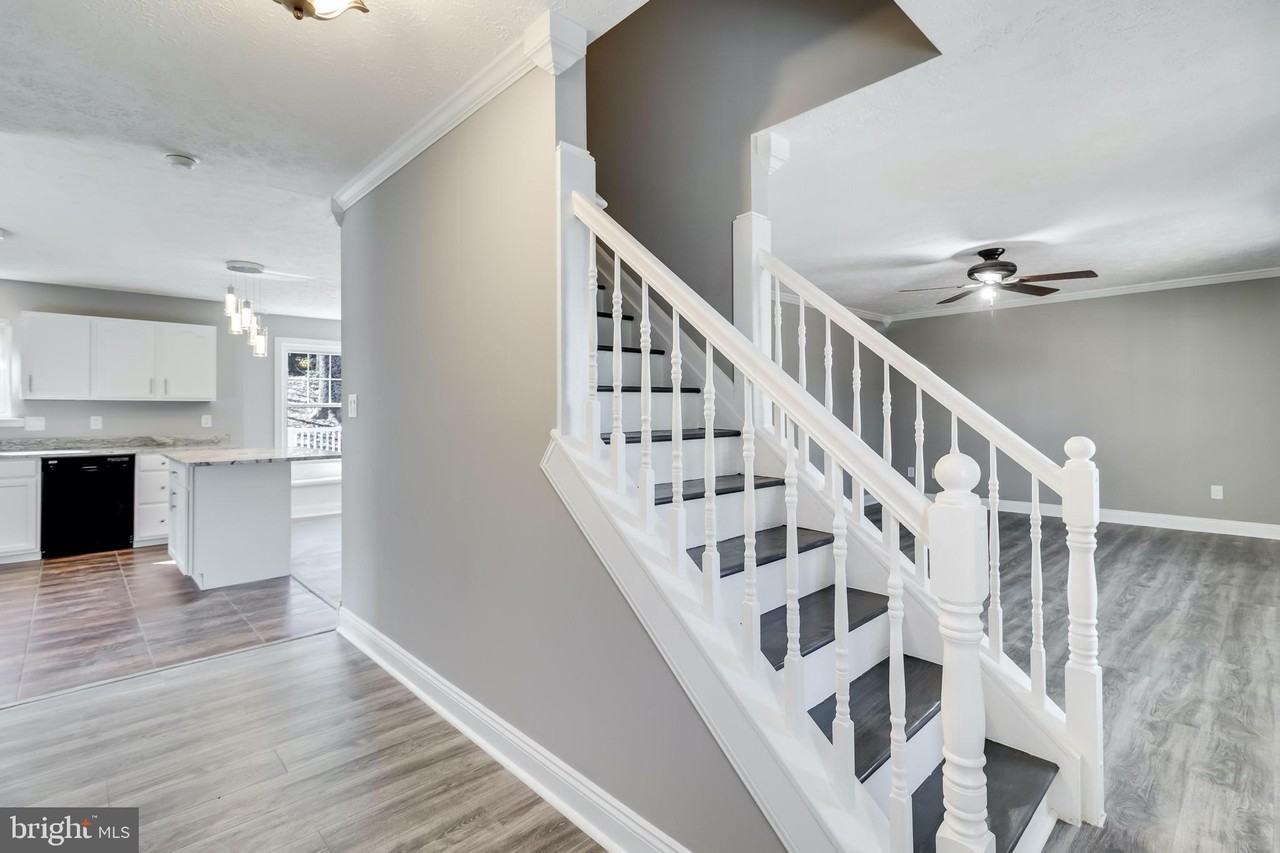 648 Santa Fe Trl - Photo 2 of 50